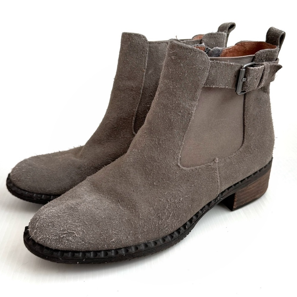 Gentle Souls Chelsea beige Suede Ankle Boots